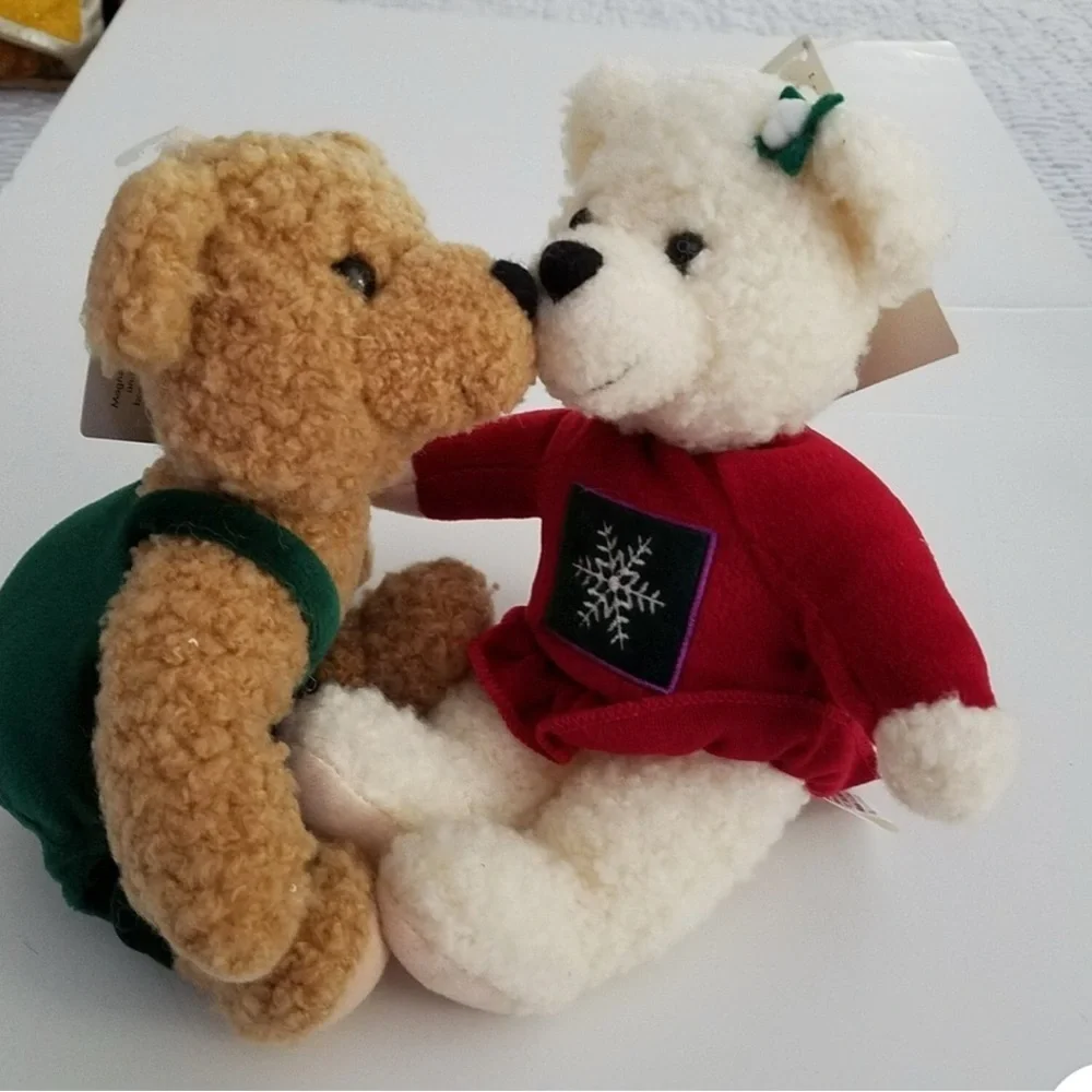 Vintage Hallmark Christmas Kissing Bears